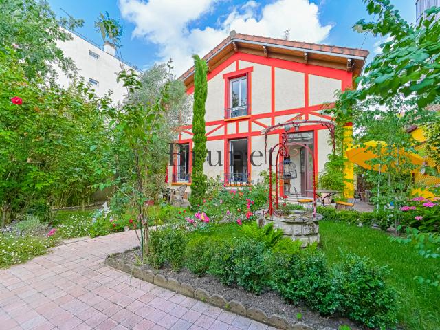 QUARTIER MAIRIE MAISON EN TRÈS BON ÉTAT A L'ABRI DES REGARDS