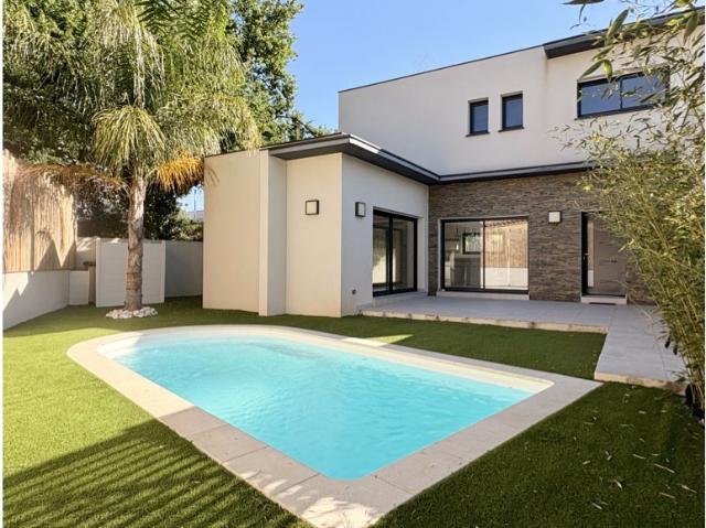 QUARTIER MASSILIA / MAS VERMEIL VILLA DE PRESTIGE 4 FACES DE 121 M2 AVEC GARAGE ET PISICNE À ETRENNER
