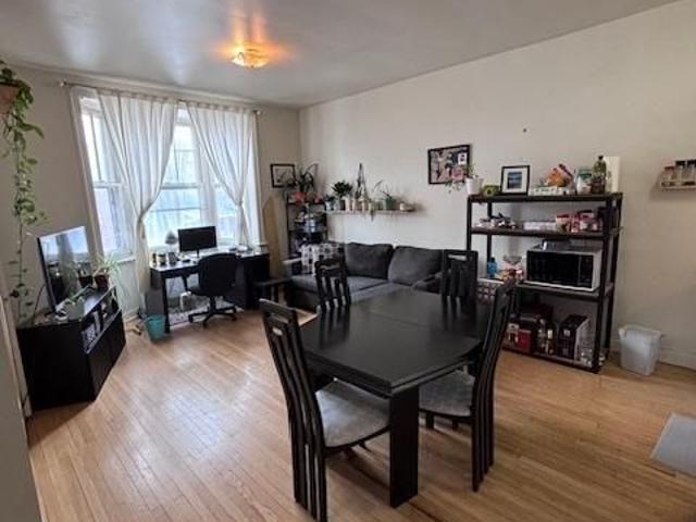 Quartier Montcalm, Québec, beau 3 1/2, aire ouverte, orienté sud, Internet gratuit
