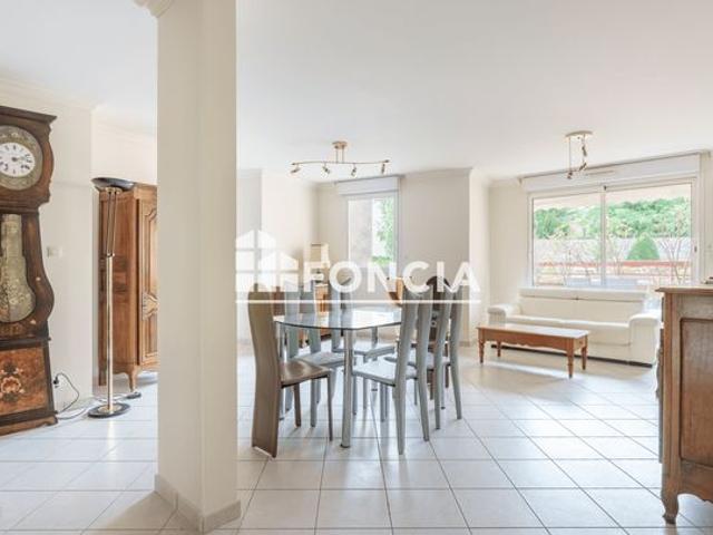 Quartier MONTCHAPET, proximité avenue Victor Hugo, élégant et spacieux T4bis avec Terrasse et Balcon