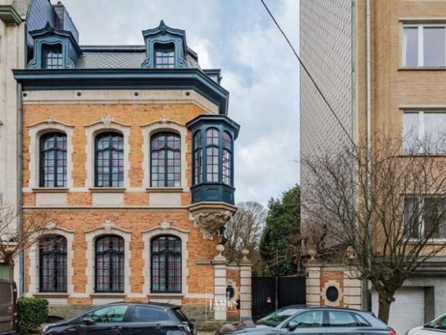 Quartier Molière: maison de maître 3 façades avec jardin