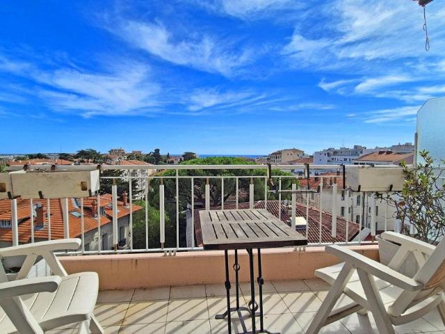 Quartier Oxford / Square Carnot 4 pièces avec terrasse, vue. 94m² Cannes
