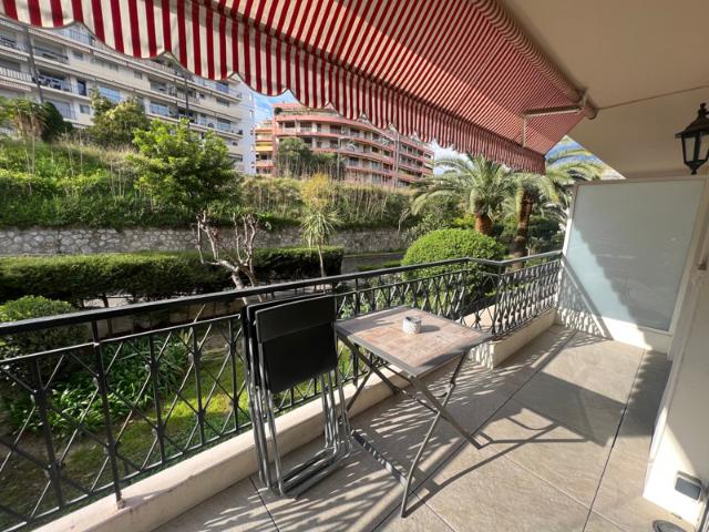Quartier Pigautier Menton T2 en expo Nord Ouest avec Large B