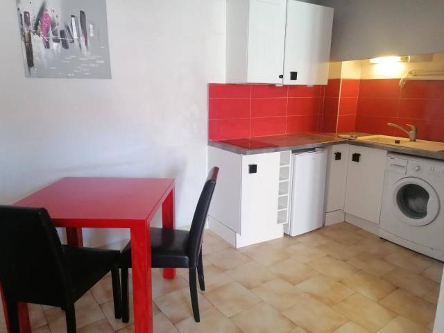 QUARTIER RÉPUBLIQUE STUDIO MEUBLE 20M²