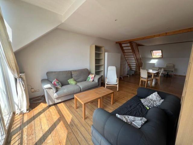 Quartier Schuman, superbe duplex +/ 75 m² 1 ch