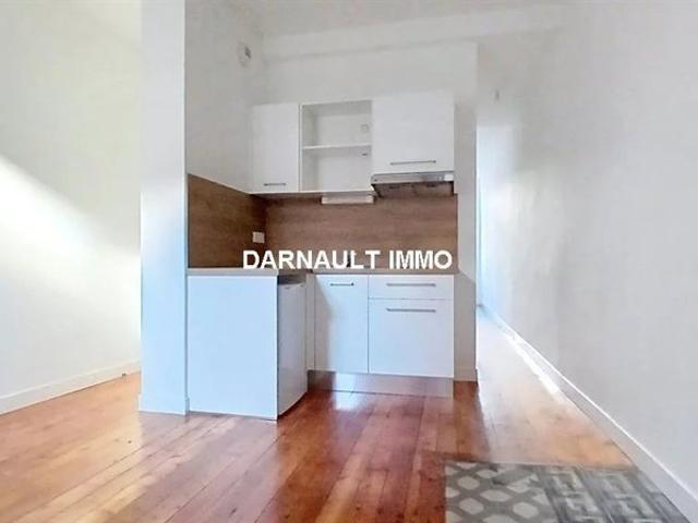 Quartier SAINT AUBIN Appartement T2 traversant avec balcon