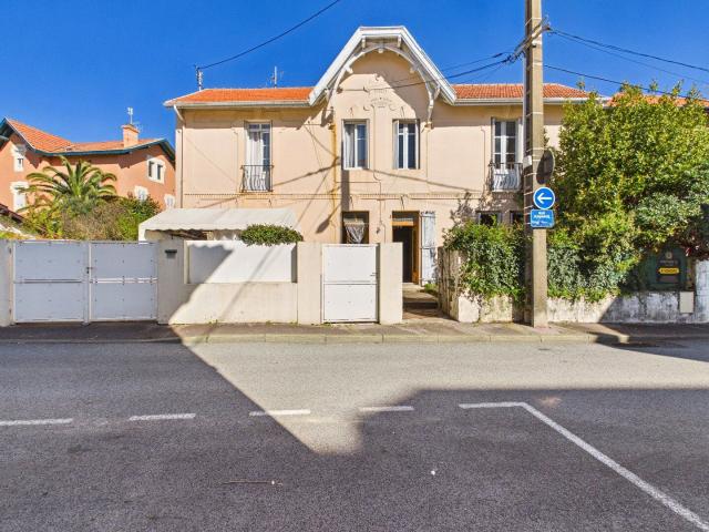 Quartier Saint Charles Maison divisée avec parking
