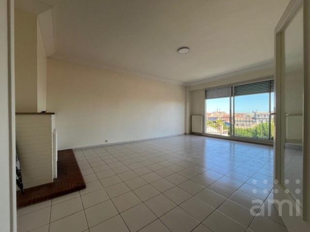 QUARTIER SAINT GENES T4