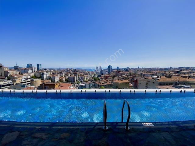 Quasar İstanbul'da Boğaz Manzaralı Lüks 1+1 Kiralık Rezidans