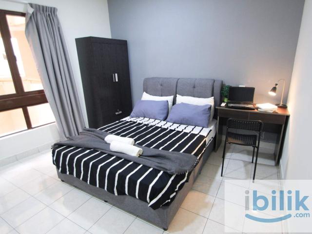Queen Bed Medium Room with Window & A/C Female unit