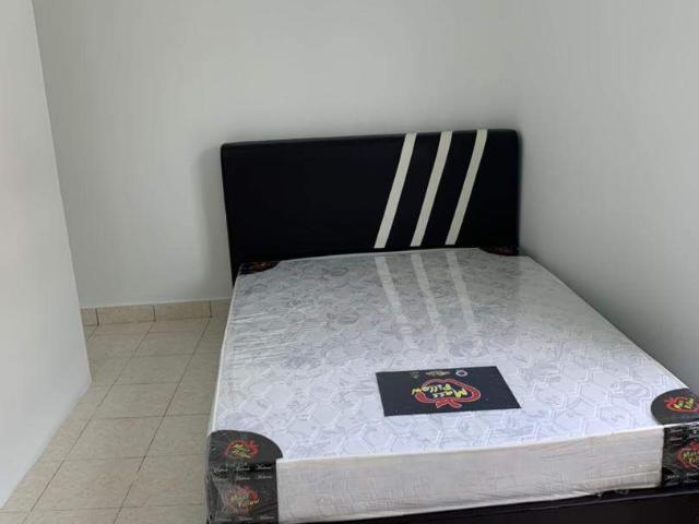 Queen Bed Medium Room with AC & Window Partition