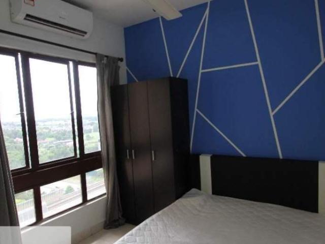 Queen Bed Medium Room with A/C & Window Partition