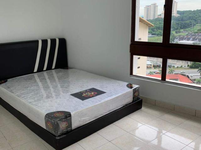 Queen Bed Medium Room with AC & Window Partition