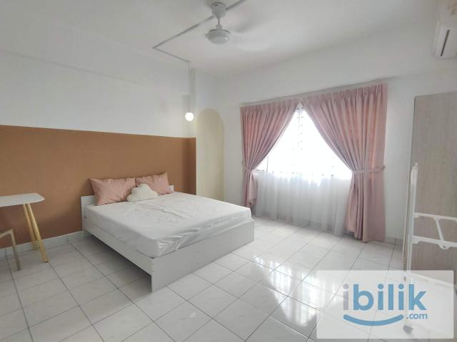 Queen bed room fully furnished