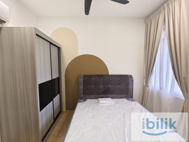 Queen Bedroom Full Furnish at Awana Puri ️ Walk to LRT | Free WiFi & Water & Common Area Electric