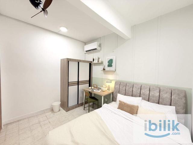 QUEEN ROOM FOR MIX GENDER HOUSE IN SS17 SUBANG 7MINS WALK TO LRT SS15