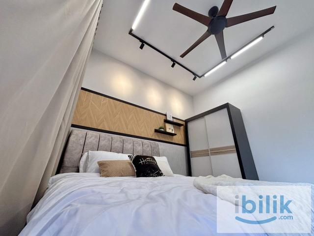 Queen room for mix gender house in trinity wellnessa ampang easy access to lrt sri rampai