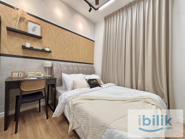 Queen room for mix gender house in trinity wellnessa ampang easy access to lrt sri rampai