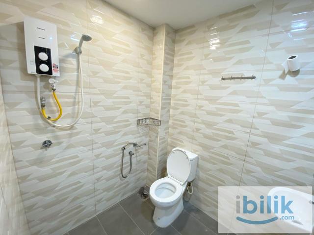Queen Room for rent at SS14 Subang Jaya
