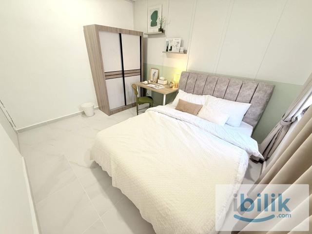 ⭐ Queen Room @ SS17 Subang | Walk to LRT SS15