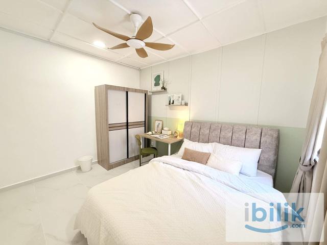 ⭐ Queen Room @ SS17 Subang | Walk to LRT SS15