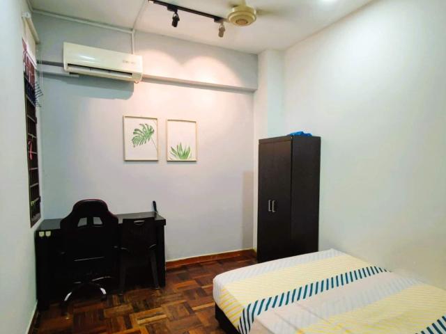 Queen Size AC Bedroom,10min walk to BRT, Fully FurnishedRidzuan Condominium, Bandar Sunway