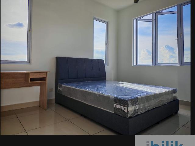 Queen Size Bedroom quality furnished