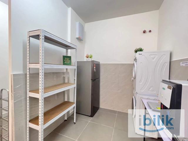 Queen Size Bedroom with Good Sunlight