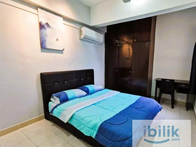 Queen Size BIG Medium AC room, Female only, 8mins to Publika Duta Ria