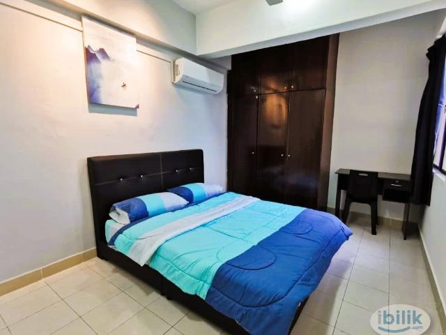 Queen Size BIG Medium AC room, Female only, 8mins to Publika, Low Deposit Duta Ria