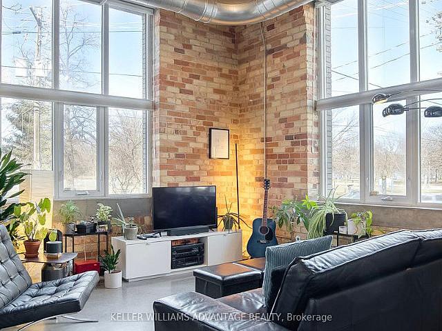 Queen St. & Shaw St. With 2 Bdrm 1 Bth