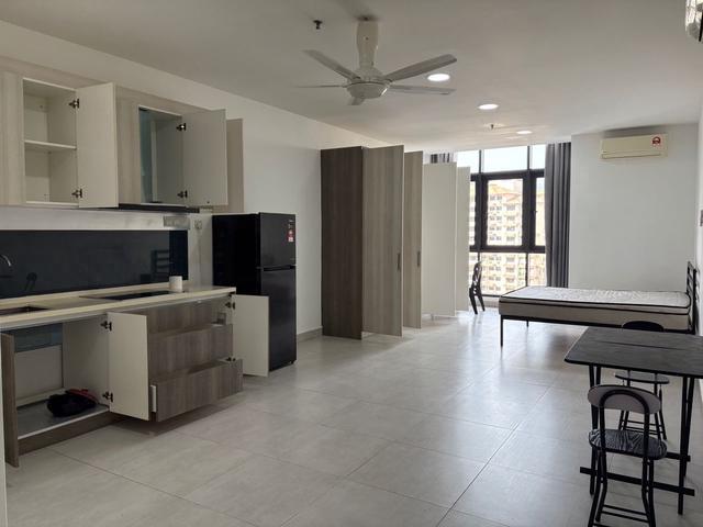 Queensville QSuite SOHO Studio Near LRT SemiFurnished