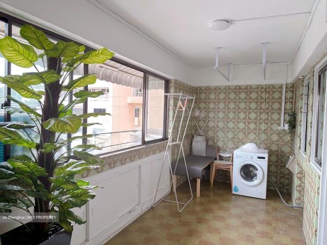 Queensway Tower / Queensway Shopping Centre D3, Apartment