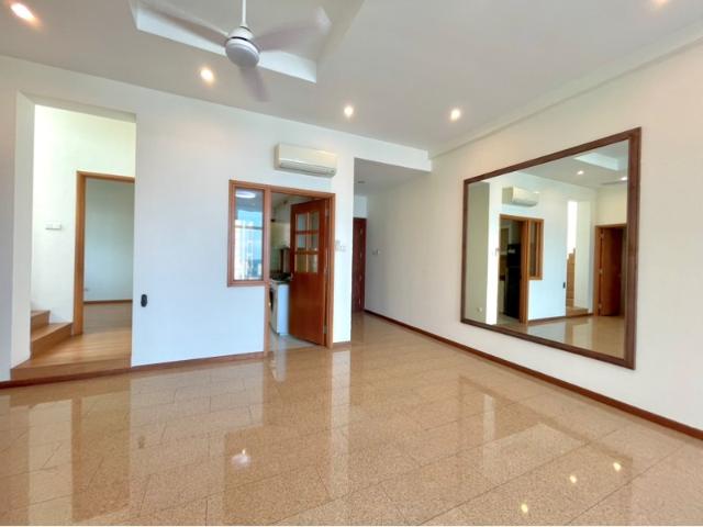 Queens Condominium For Rent, $9,900, 4 Bed 4 Bath 2,390 sqft $4.14 psf