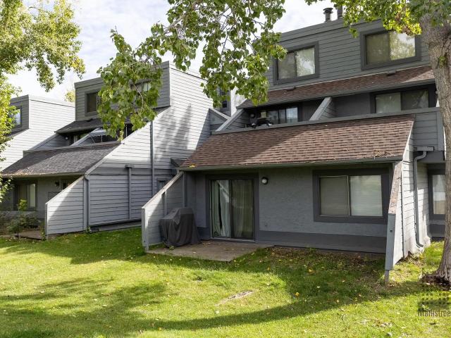 Queen's Park Townhomes