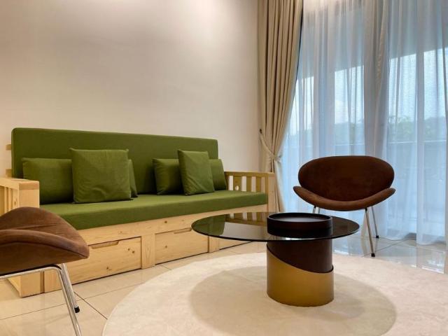 Queens Residences Q2