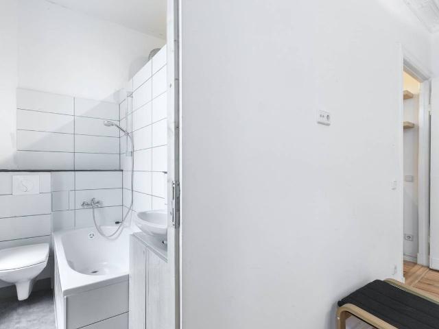 Quite Fully Furnished Studio only 1 minute to S Bahn Julius Leber Brücke + Anmeldung, Berlin Amsterdam Apartments for Rent