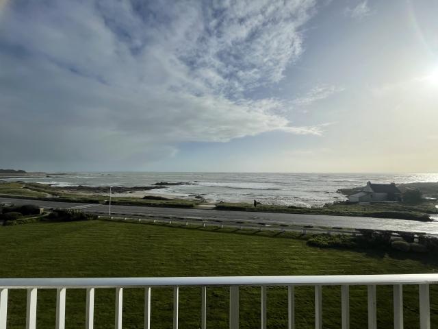 QUIBERON GRAND STUDIO FRONT DE MER SECTEUR THALASSO