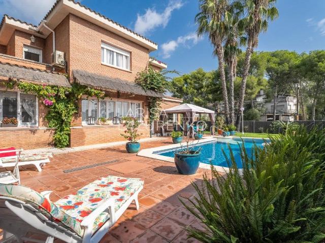¡¿Quieres vivir con tus seres queridos muy cerca y en moment. 510m² Tarragona