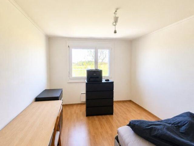 Quiet 4.5 room apartment in small town