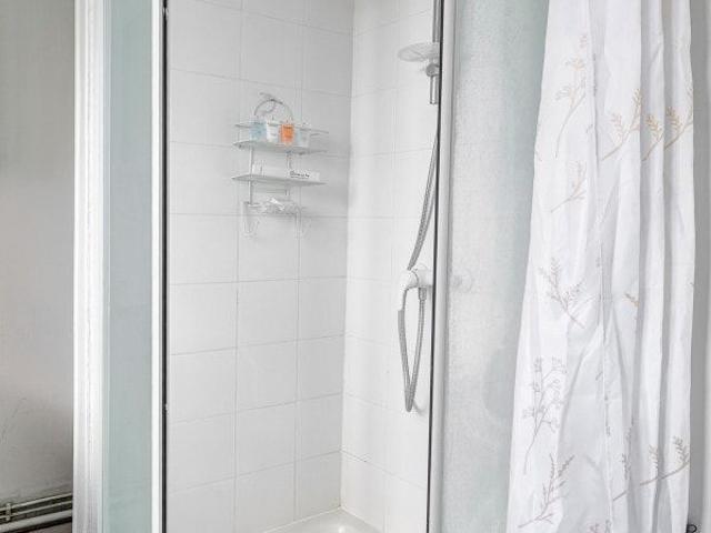Quiet 1BR Studio with AC and Rooftop Views in the 16th