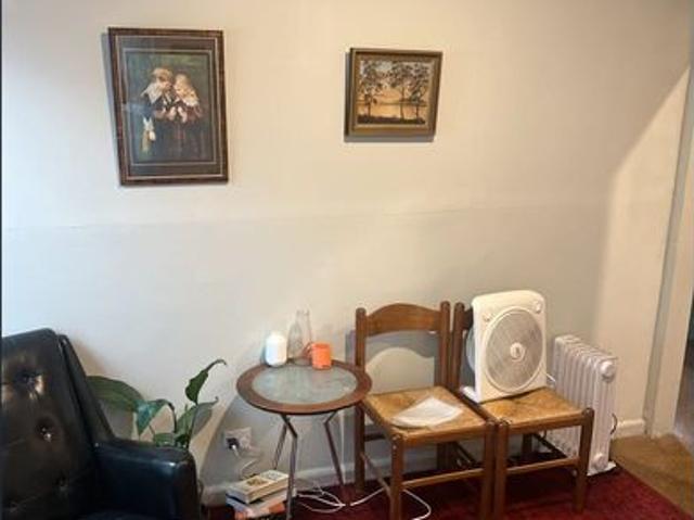 Quiet 2 Bedroom Home Opposite Egan Reserve – Utilities Included!