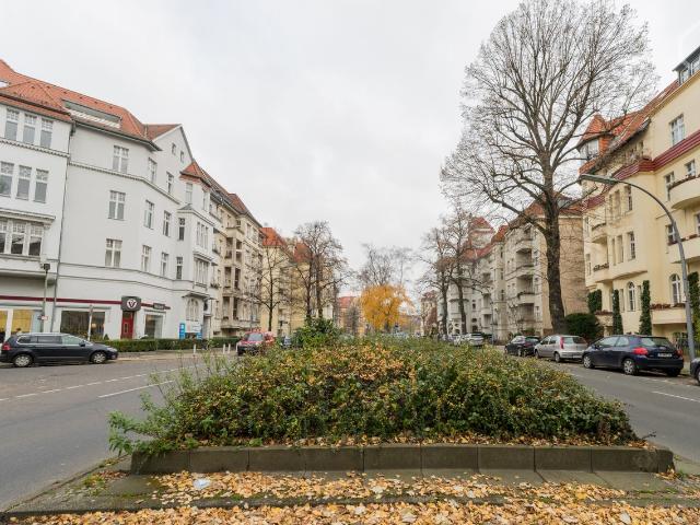 Quiet top floor apartment with terrace in an attractive living area, Berlin Amsterdam Apartments for Rent