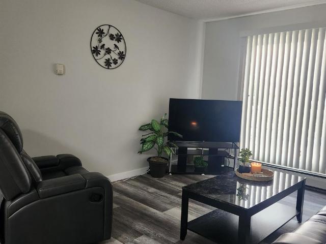 Quiet Top Floor Fully Furnished 1 Bed Suite – All Inclusive – West Park Apartments