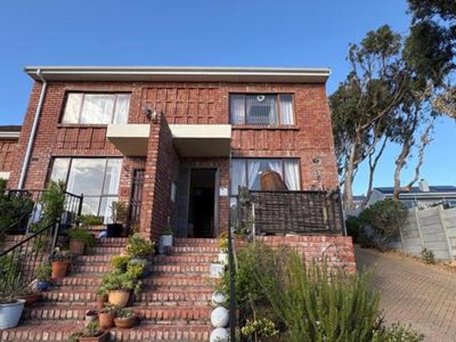 quiet townhouse available for rent