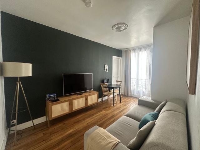 Quiet two room apartment near the Marais