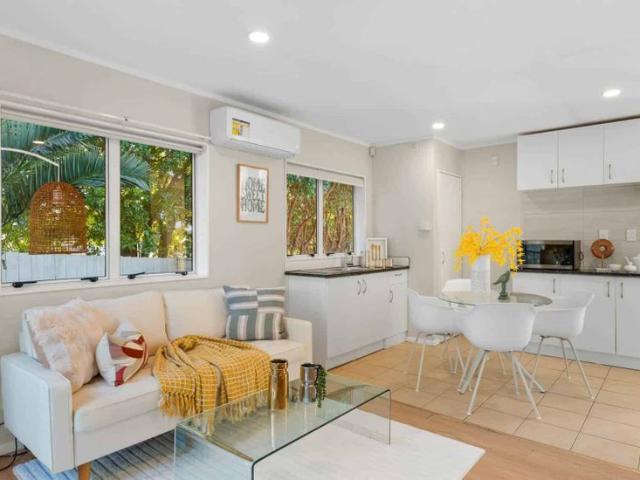 Quiet and cosy in Pakuranga Water included