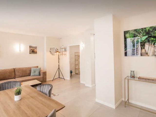 quiet and modern loft, Paris Amsterdam Apartments for Rent