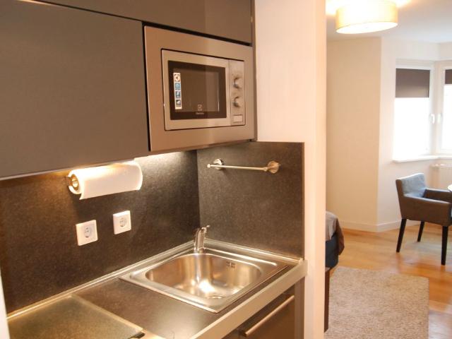 Quiet apartment with modern facilities in the middle of Steglitz near Schloßstraße, Berlin Amsterdam Apartments for Rent