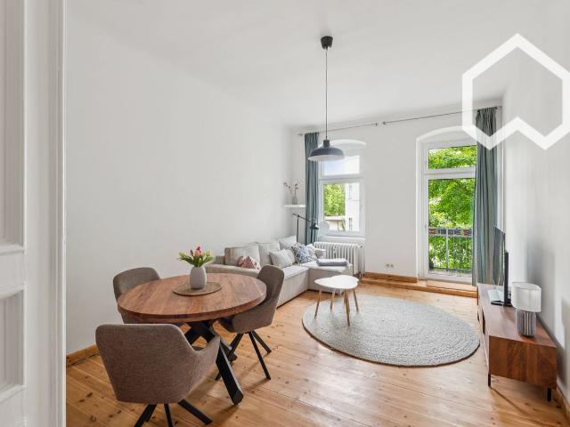 Quiet, bright and high quality furnished 2 room period apartment with balcony in Berlin Mitte Tiergarten/Moabit, very central, Berlin Amsterdam Apartments for Rent